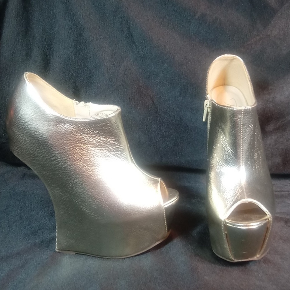 Privileged Gold Booties. ( Final Price )